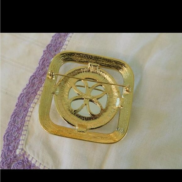 Trifari Purple Cabochon Brooch Vintage Signed Large Pin - Picture 4 of 5